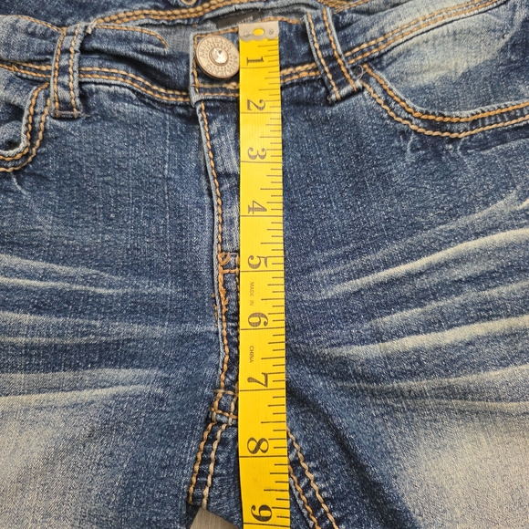 Ariya Jeans Denim Shorts Size 7/8 Distressed Cuffed Y2k Style - Picture 10 of 14